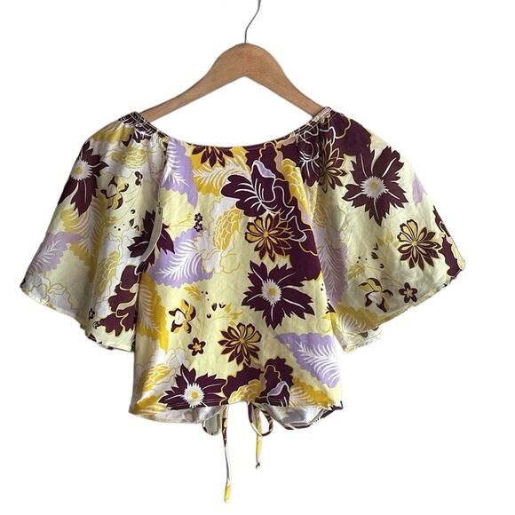 Maeve Cinched Flutter-Sleeve Top Yellow Motif - Picture 3 of 16